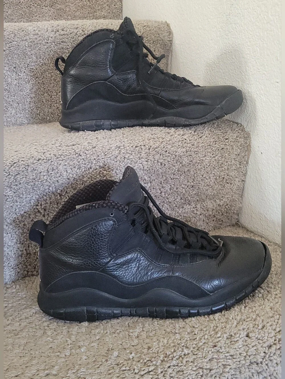 Air Jordan 10 Retro Sneakers Size 10.5 ( Flawed)